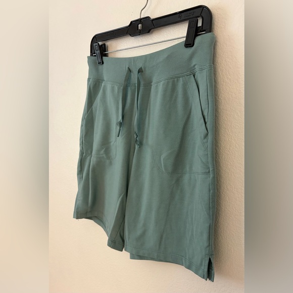 Athletic Works SZ SM Women's Sage Green Casual Shorts - Picture 2 of 6